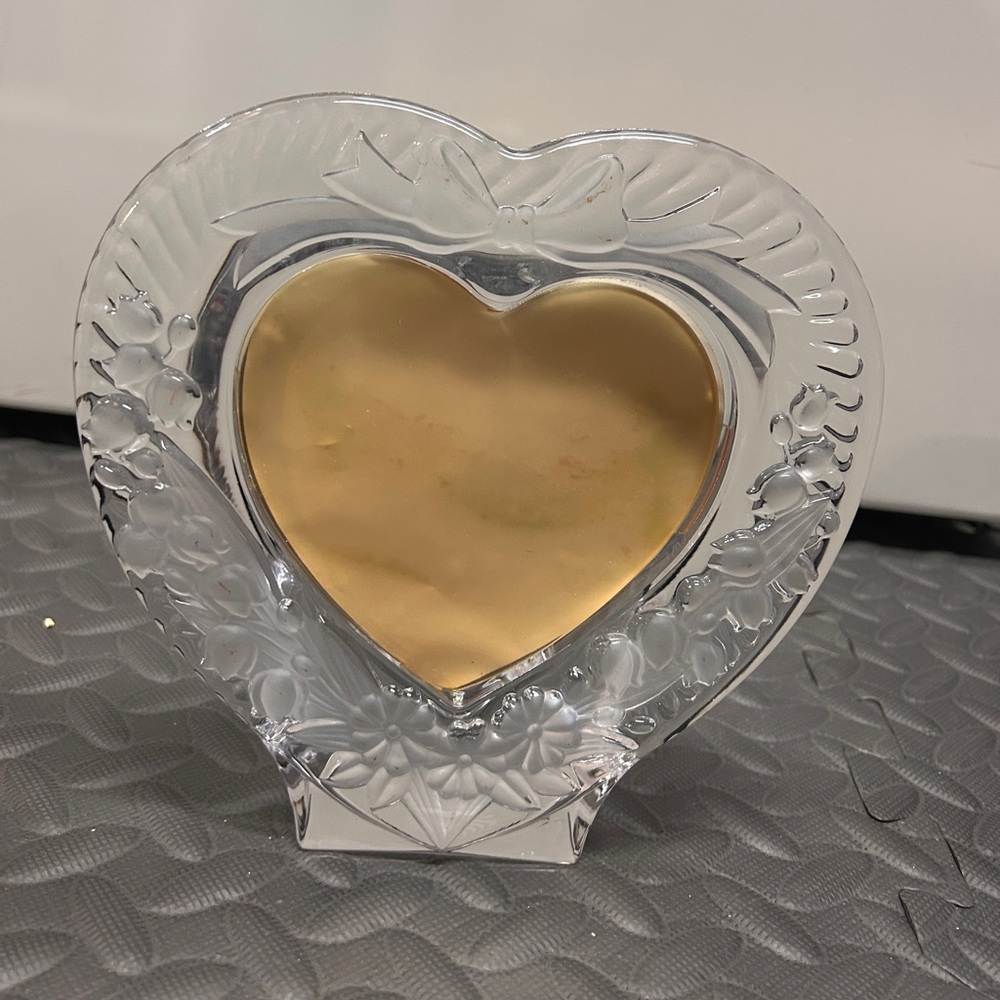 Home Beautiful heart shaped glass 4x4 photo frame